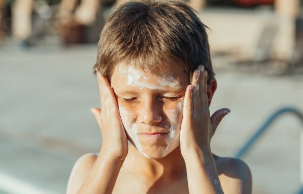 קרם הגנה לעור הפנים: הגנה מפני השמש